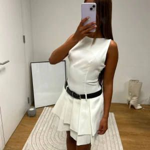 Robe Flora avec ceinture (Blanche)
