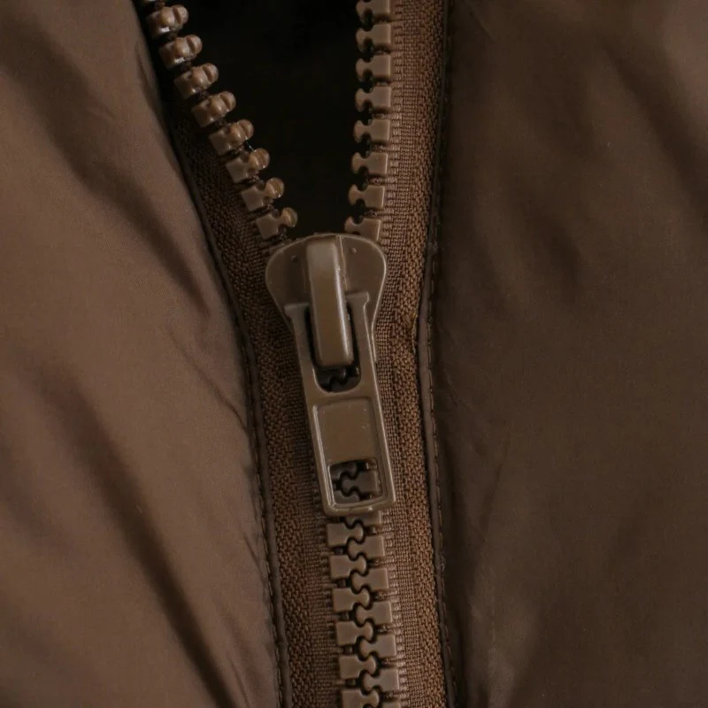 Gilet Marron Matelassé Coupe Courte – Image 3