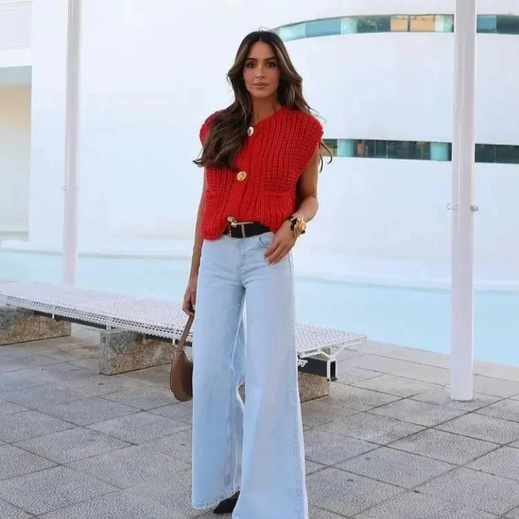 Gilet Sans Manches Rouge Tricoté – Image 2